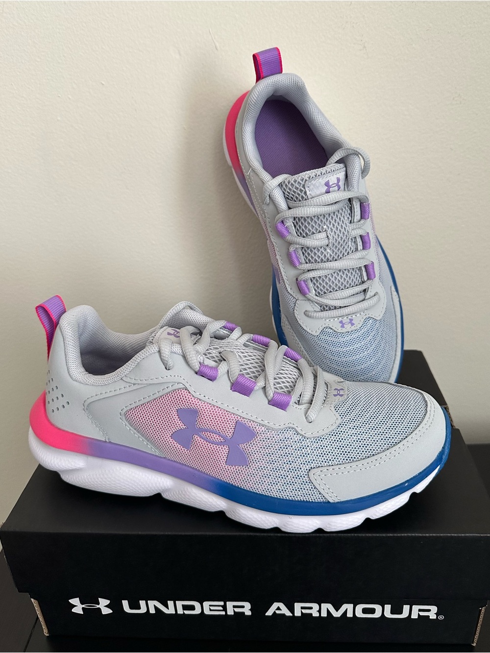 Under Armour size 4y sneaker
